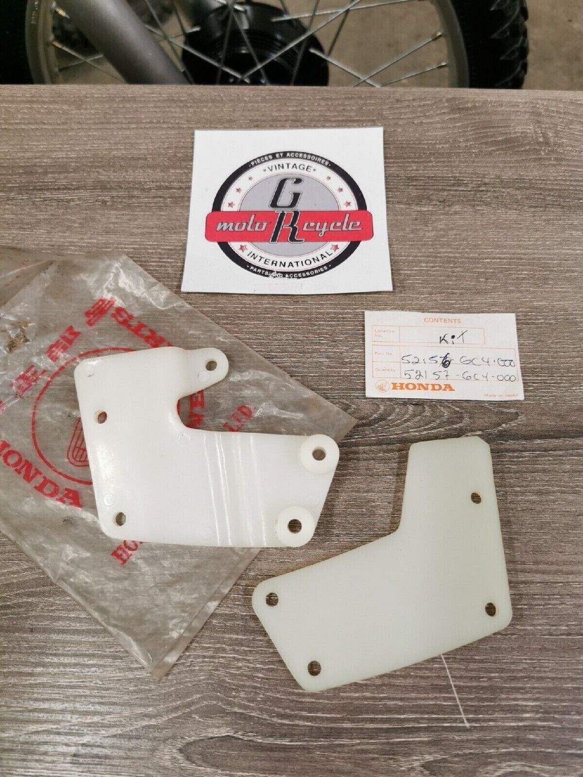 NOS HONDA CR80R 1982 SWINGARM 52157-GC4-000 RIGHT CHAIN GUIDE 52156-GC4- 000 H45