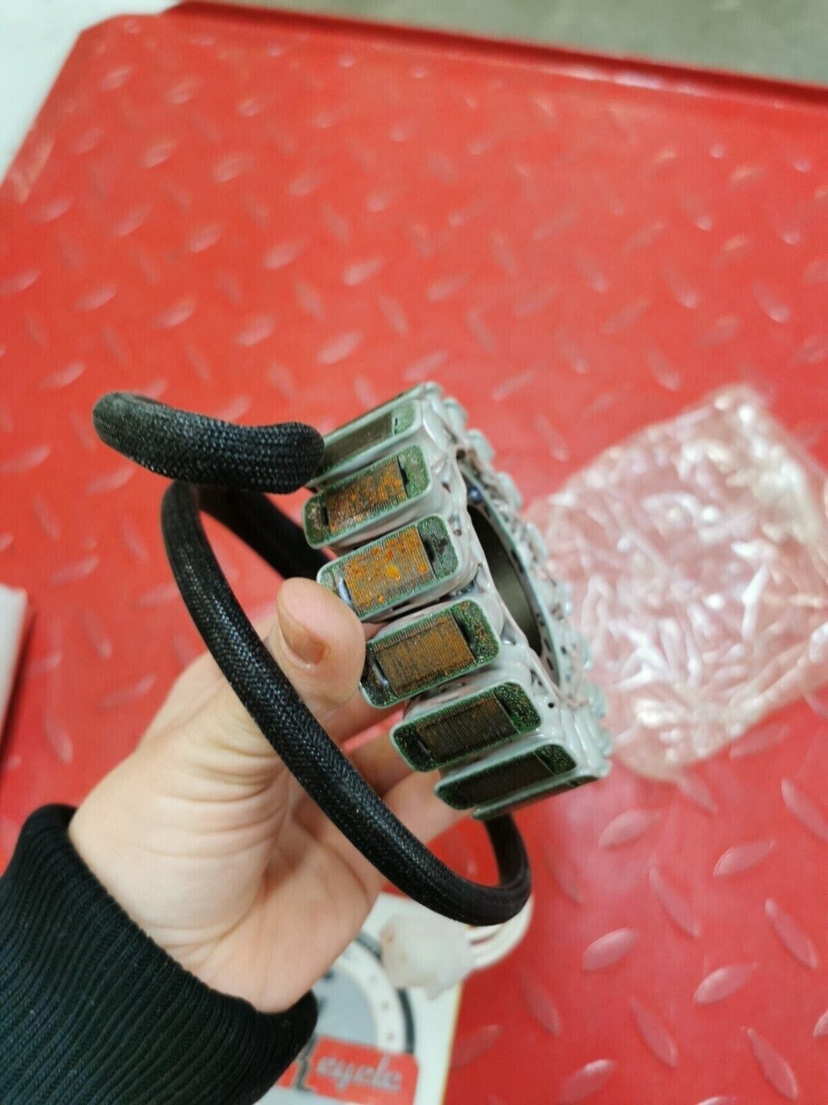 NOS Yamaha 1992 - 1998 XJ600 STATOR ASSEMBLY 4BR-81410-00-00 Y41