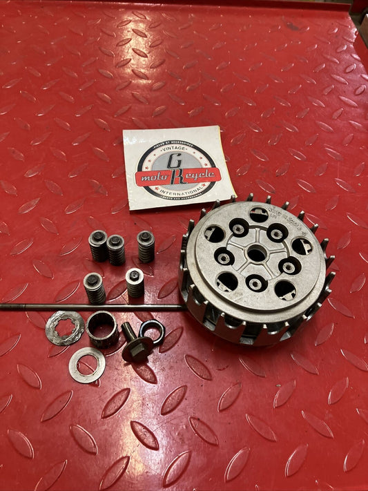 Suzuki RM125 1985 complete clutch basket hub pressure plate 1984 21200-14103 2