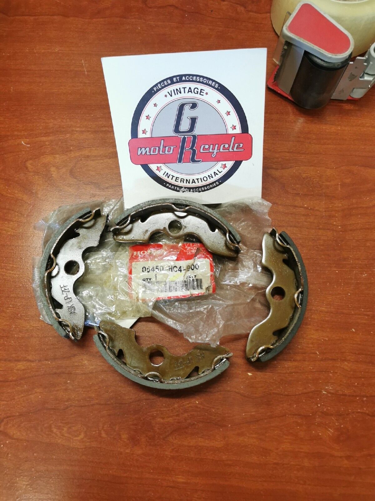 NOS Honda TRX300 TRX200 TRX250 BRAKE SHOE SET 06450-HC4-900 H35