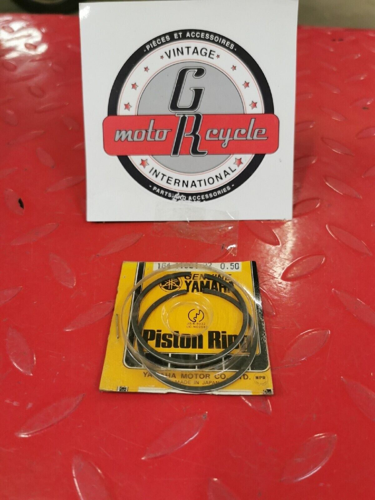 NOS YAMAHA YCS1 1968 - 1971  PISTON RING SET 0.50  164-11601-22-00 Y51