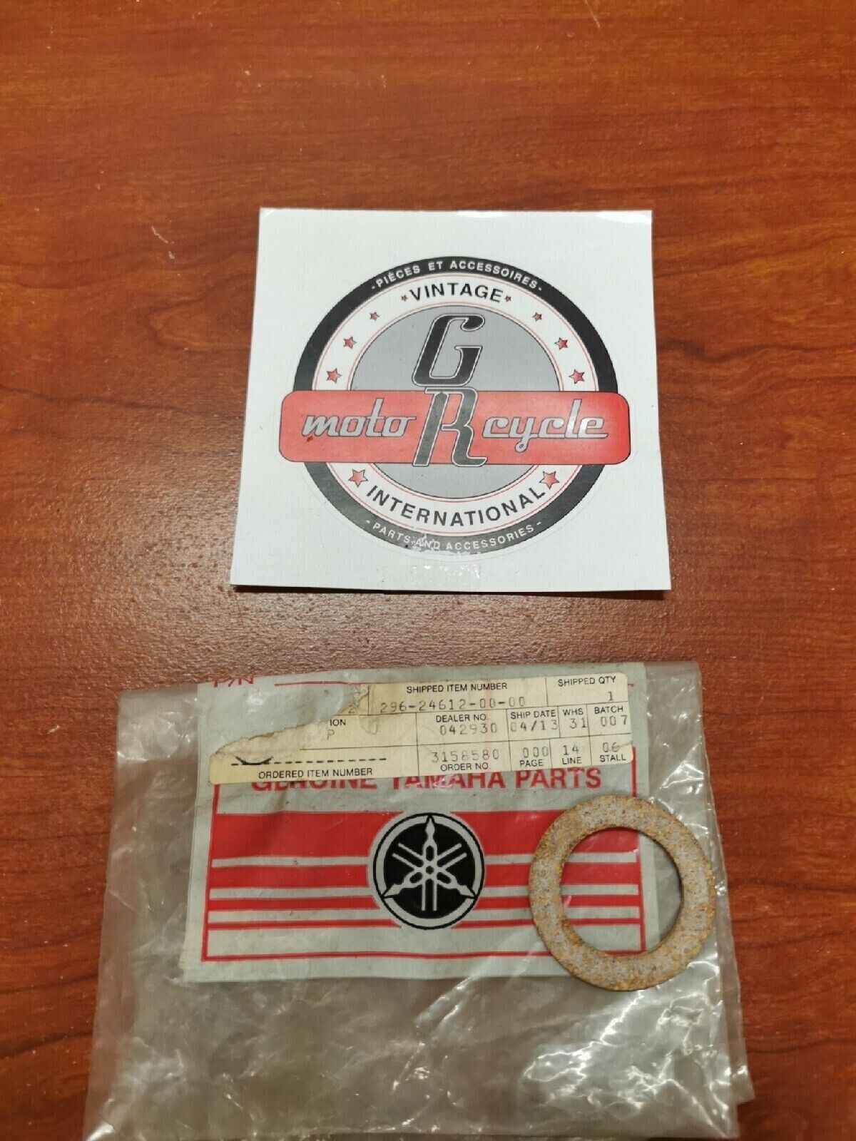 NOS Yamaha CAP GASKET 296-24612-00-00 Y71
