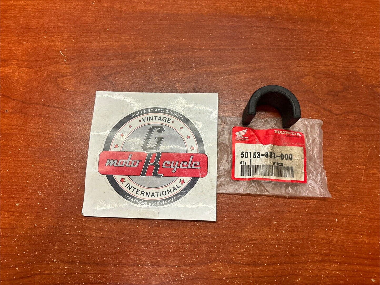 NOS Honda 7.5HP 8HP 10HP 75HP 100HP MOUNTING RUBBER B 50153-881-000 H155