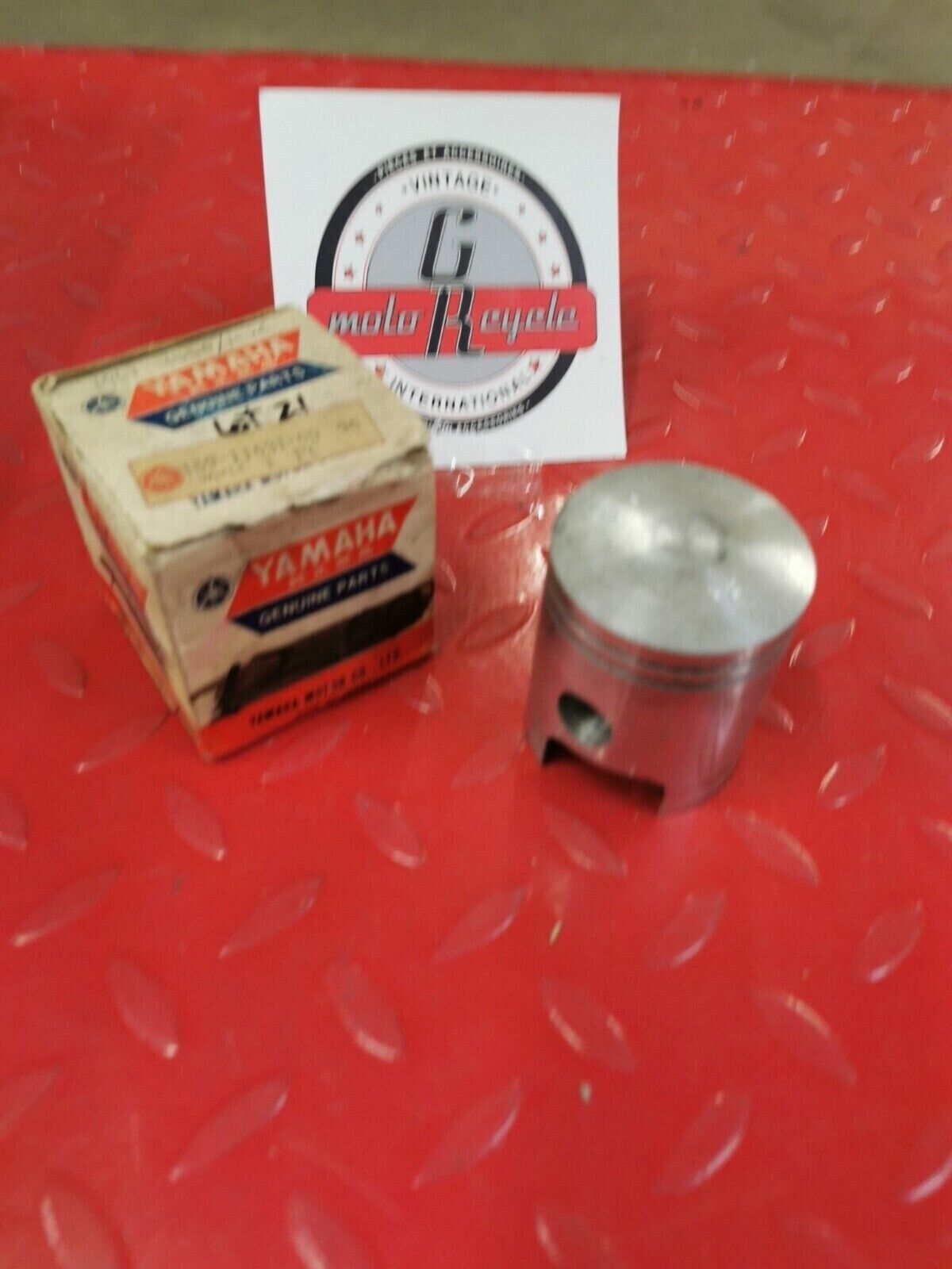 NOS YAMAHA YM1 1965  1966  PISTON STD  159-11631-00-96  Y50