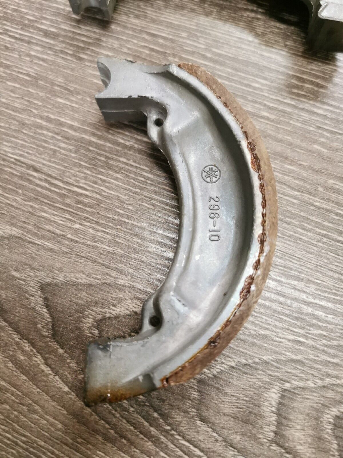 NOS YAMAHA DT100 LT2 MX125 YZ125  Front Brake Shoe Set  326-25330-10-00  Y53