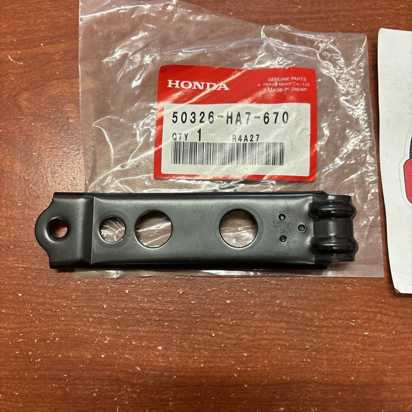 NOS Honda 1986 - 93 TRX350 87 - 89 TRX350D BATTERY BOX HOLDER 50326-HA7-670 H146