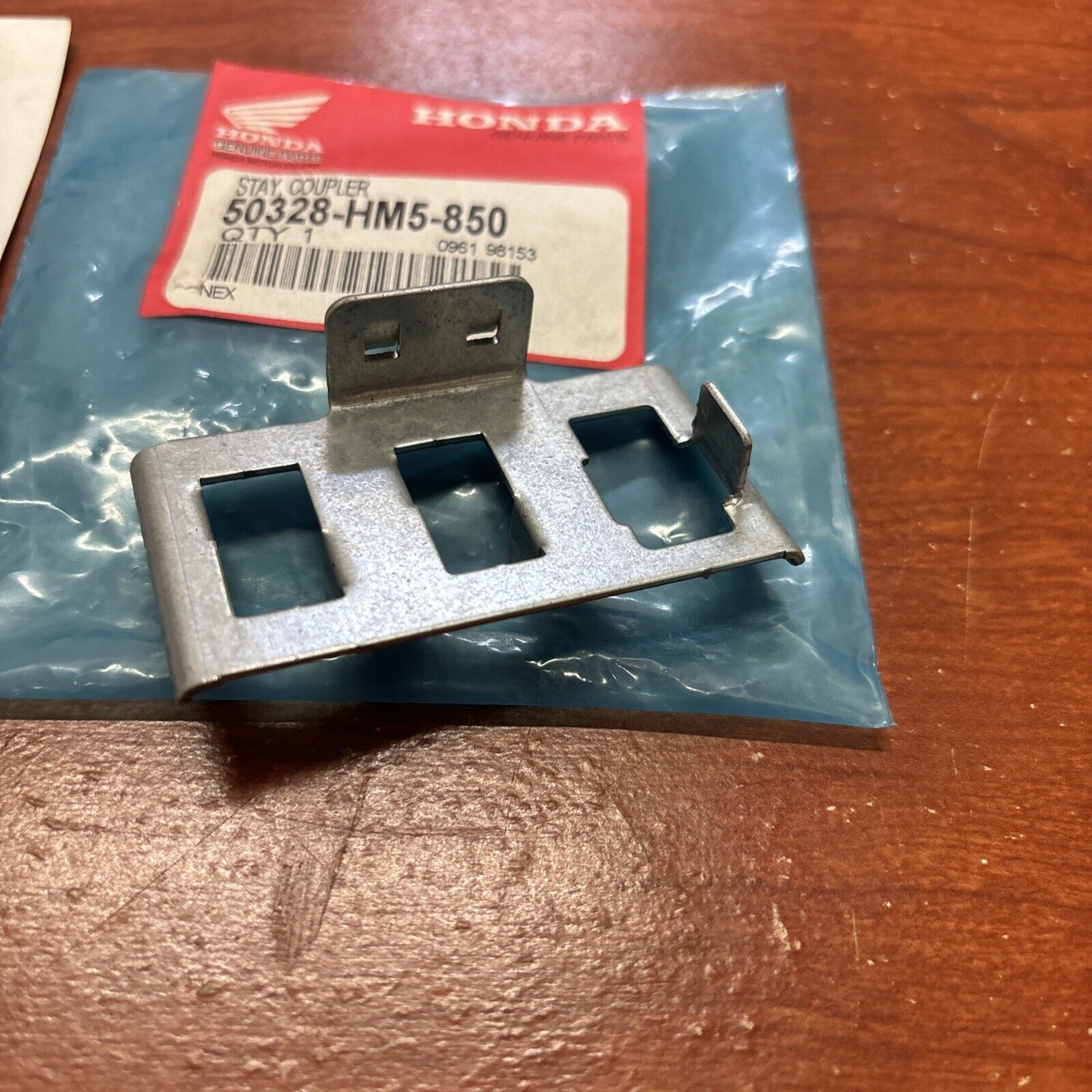 NOS Honda 1996 - 2000 TRX300 TRX300FW COUPLER STAY 50328-HM5-850 H150