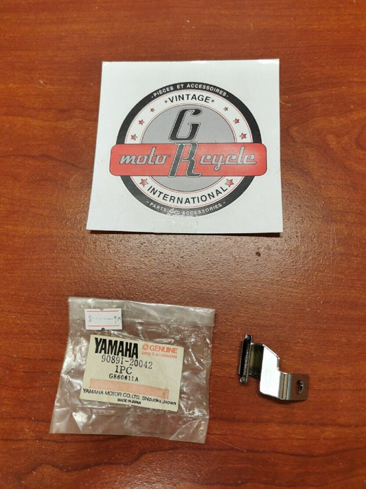 NOS Yamaha FOOTREST WASHER 90891-20042-00 Y70
