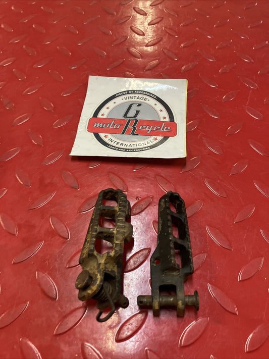 Suzuki RM125 1985 Footpeg footrest Foot peg rest step left right 1984