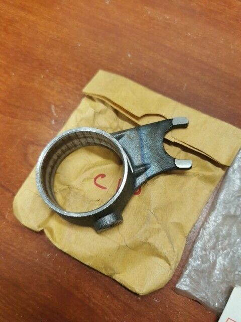 NOS Honda C100 C102 C105 GEARSHIFT FORK 24211-001-020 / 24211-001-010 SUB. H99