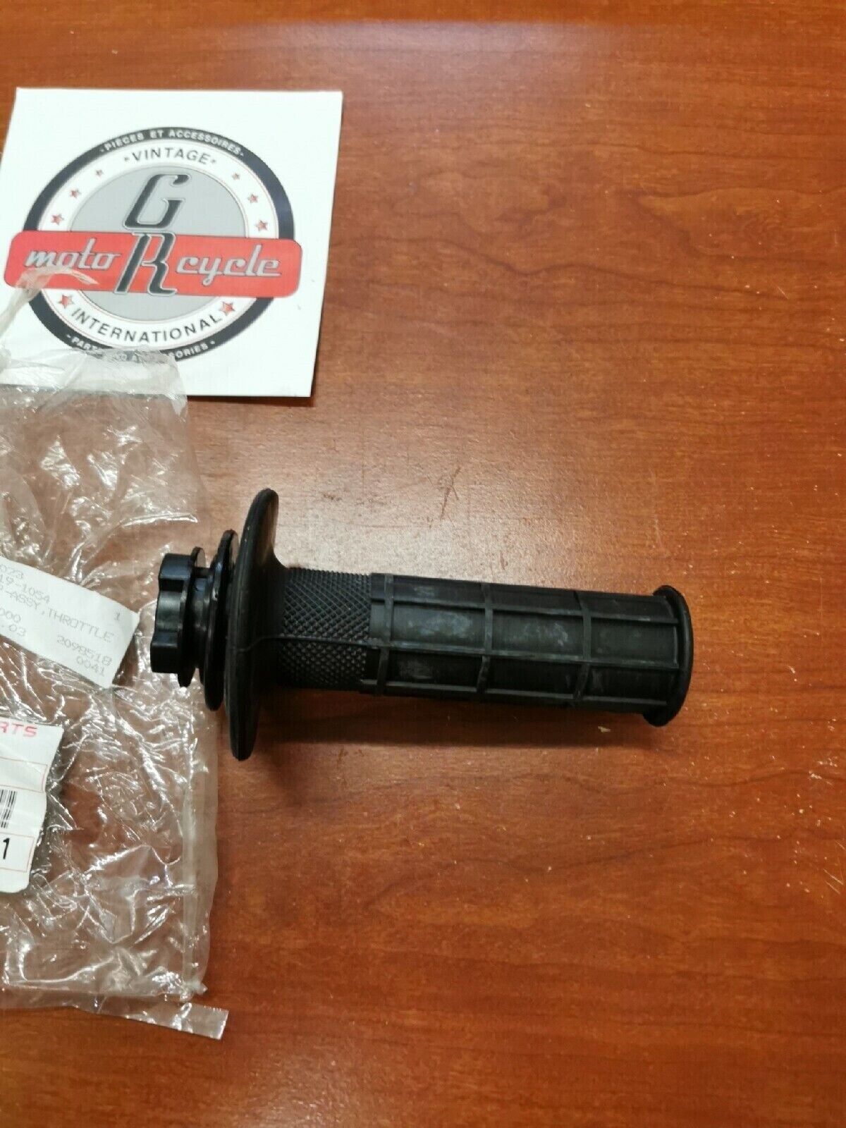 NEW NOS Kawasaki KX80 KLX110 KL250 KX500 KX85 KX60 THROTTLE GRIP 46019-1054 K26