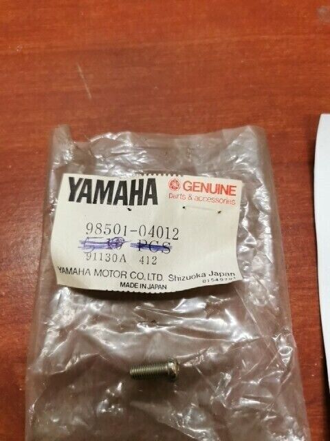 NOS Yamaha PAN HEAD SCREW 98501-04012-00 SUB 98511-04012-00 98517-04012-00 Y127