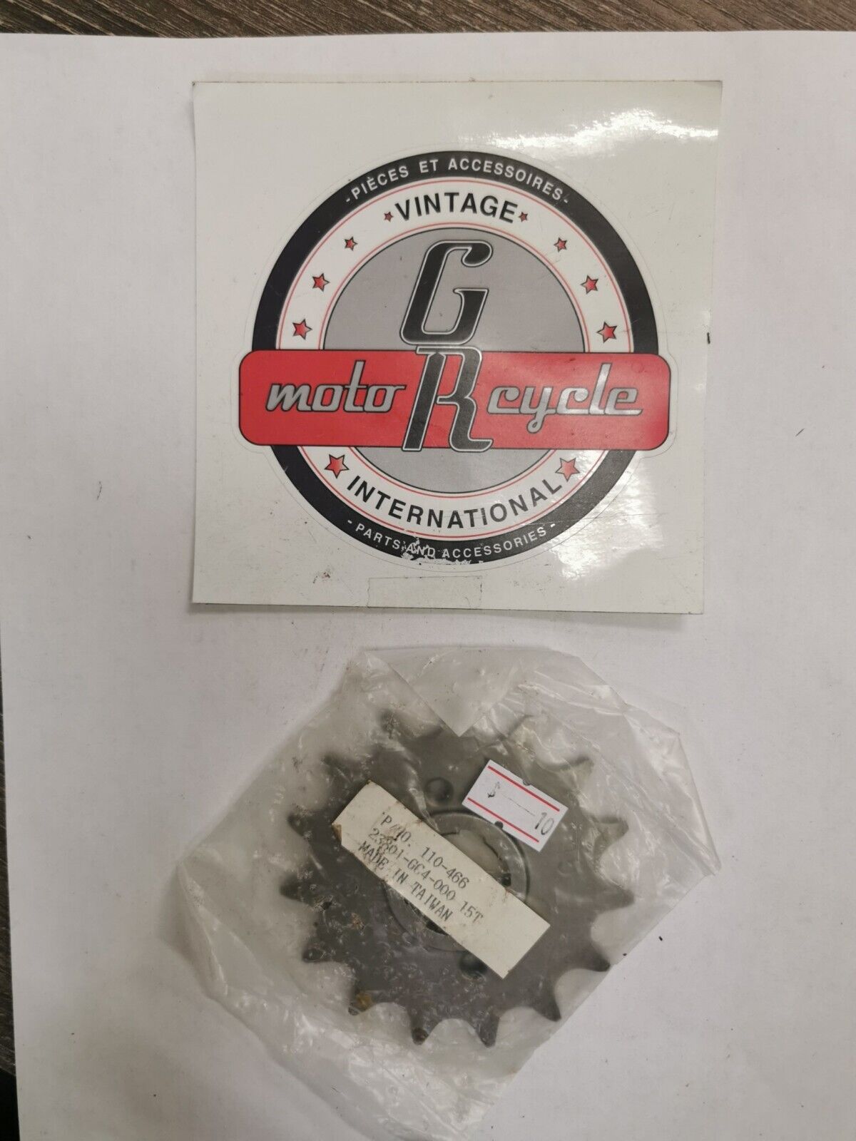 NOS HONDA CR80 FRONT SPROCKET 15T 23801-GC4-000   110-466 J19