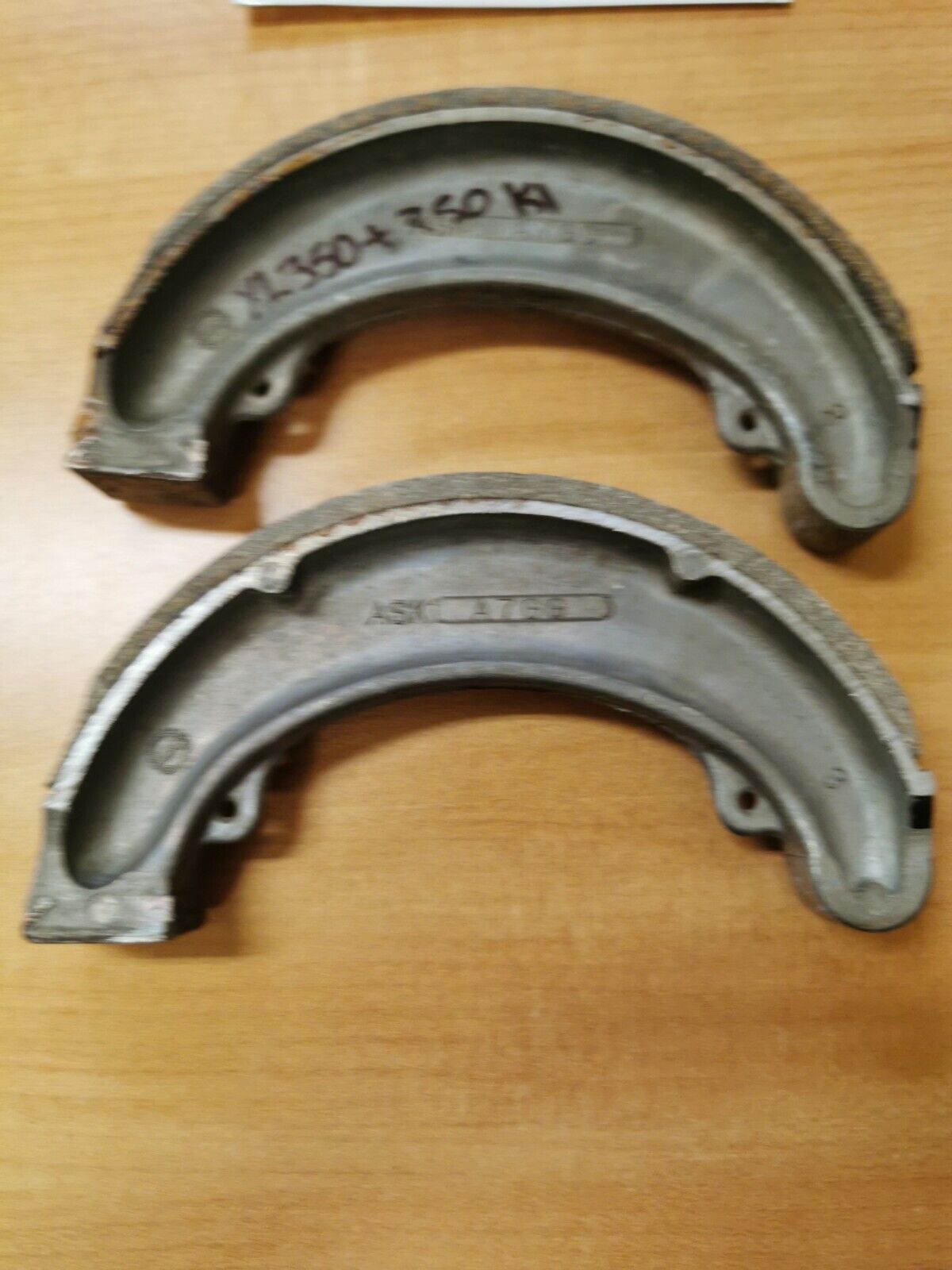 NOS HONDA MT250 XL350 MR250   1976 - 1978   SHOE  FR BRAKE 45120-329-670 H23