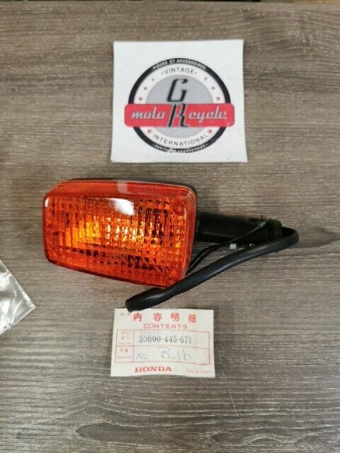 NOS HONDA CB750F 1979 TURN SIGNAL WINKER ASSY R RR NO BULB 33600-445-671 H83