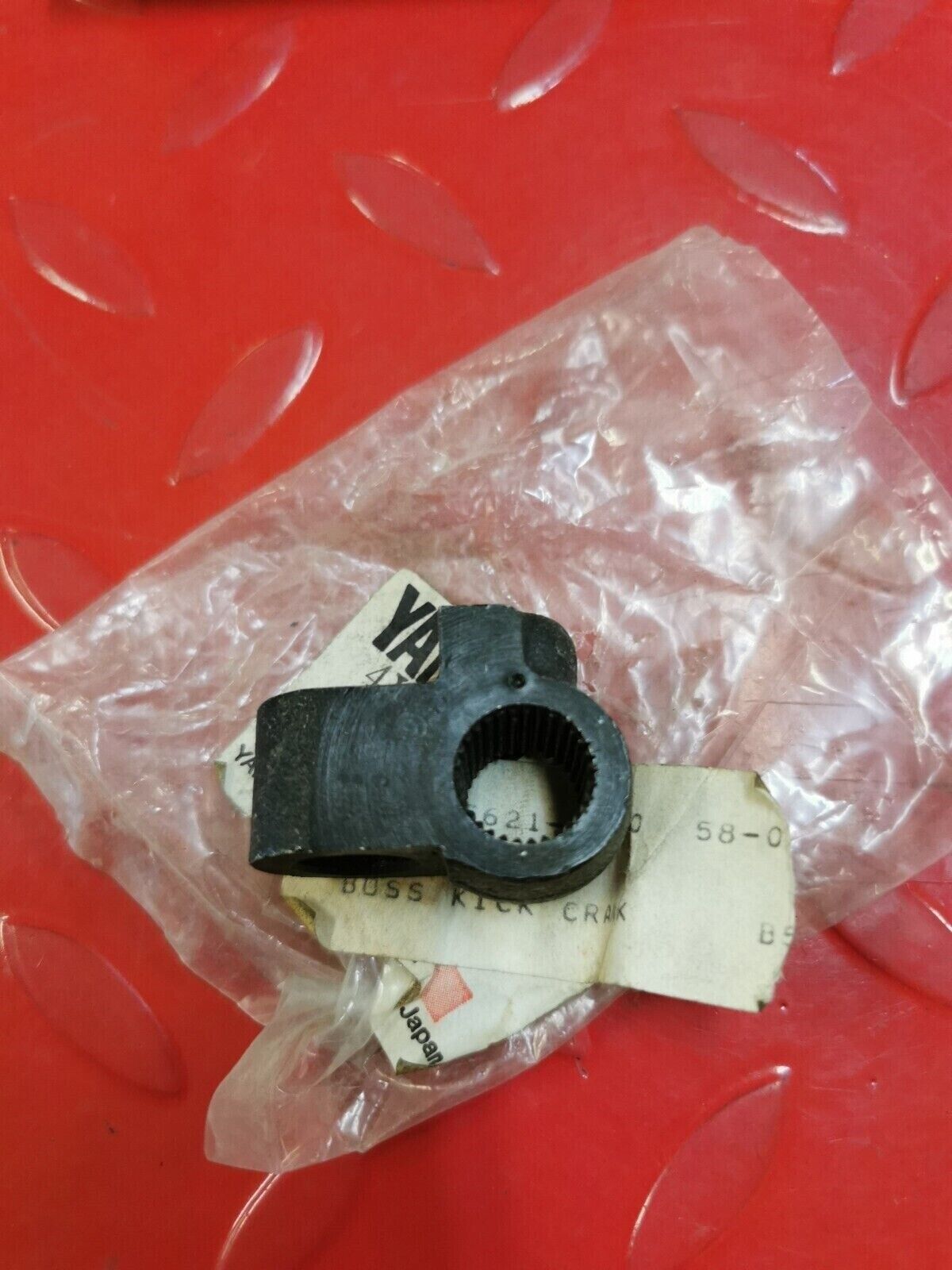 NOS Yamaha YZ60 YZ80 BOSS KICK CRANK 4V0-15621-00-00 Y26