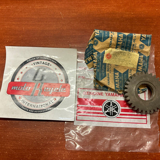 NOS Yamaha DT2 DT3 RT1M RT2 RT3 5TH PINION GEAR 308-17151-10-00 Y172