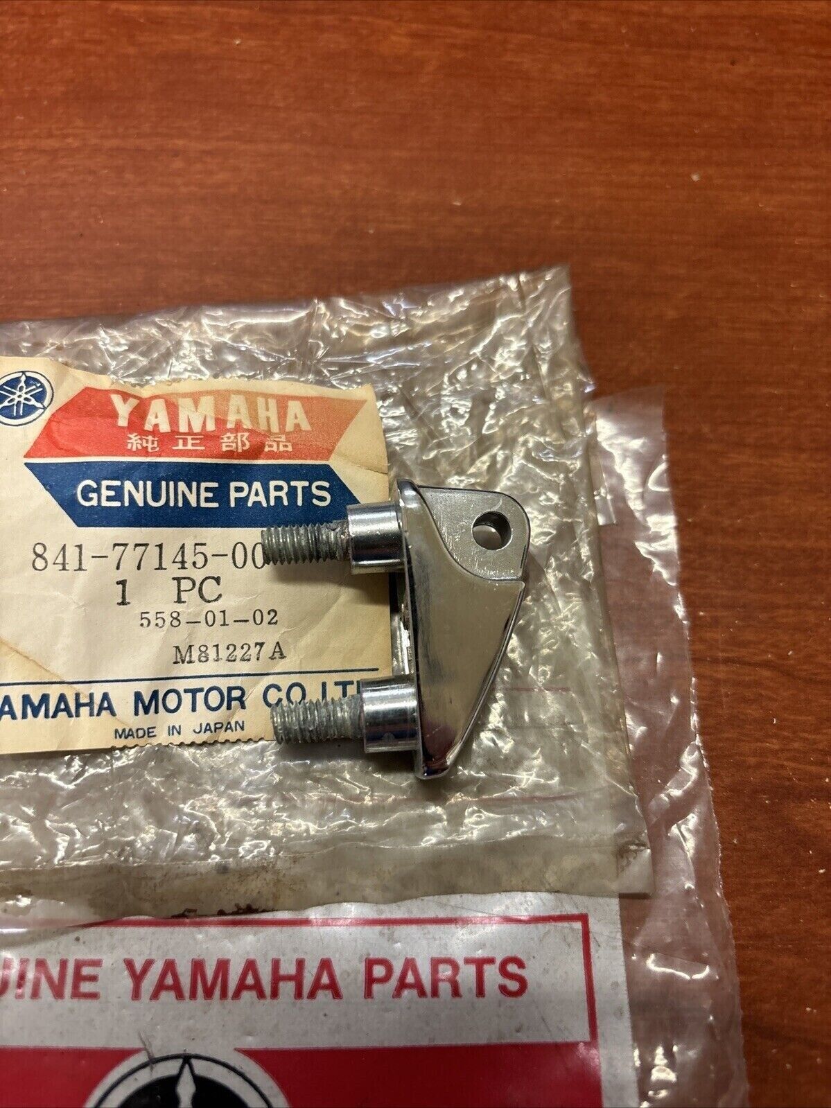 NOS Yamaha GP292 GP338 GP433 HINGE 841-77145-00-00 SUB 841-77140-00-00 Y178