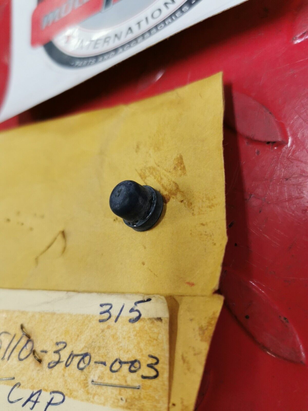 NEW NOS Honda CB450 CB750 CM400 CB400 BLEEDER SCREW CAP 45110-300-003 H32