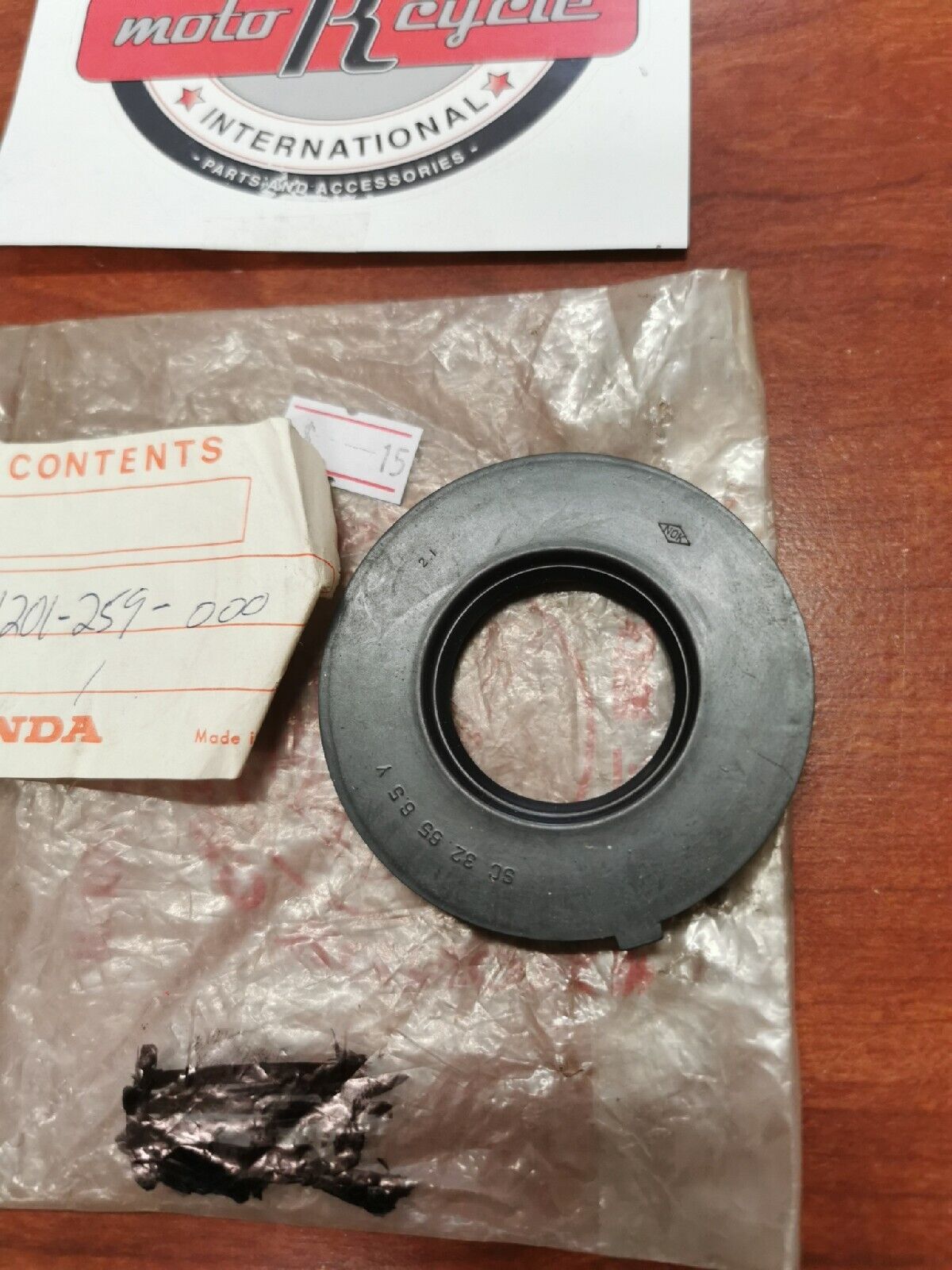 NOS Honda CA72 CB77 CA77 CB72 OIL SEAL (326575) 91201-259-000 H34