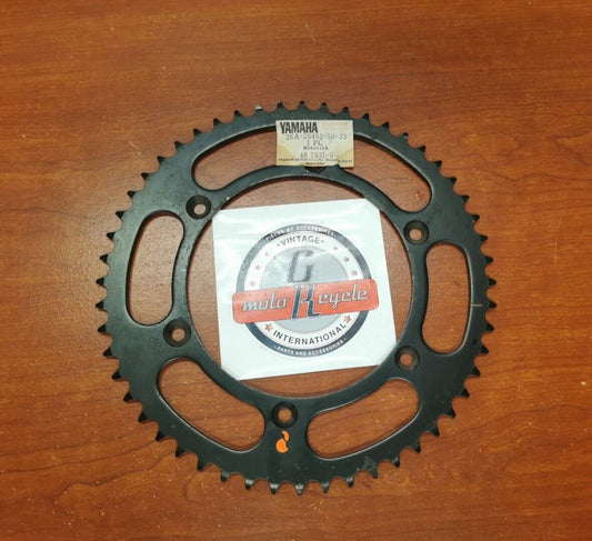 NOS Yamaha DRIVE SPROCKET 52T 26A-25452-50-33 SUB. 26A-25452-51-00 Y89