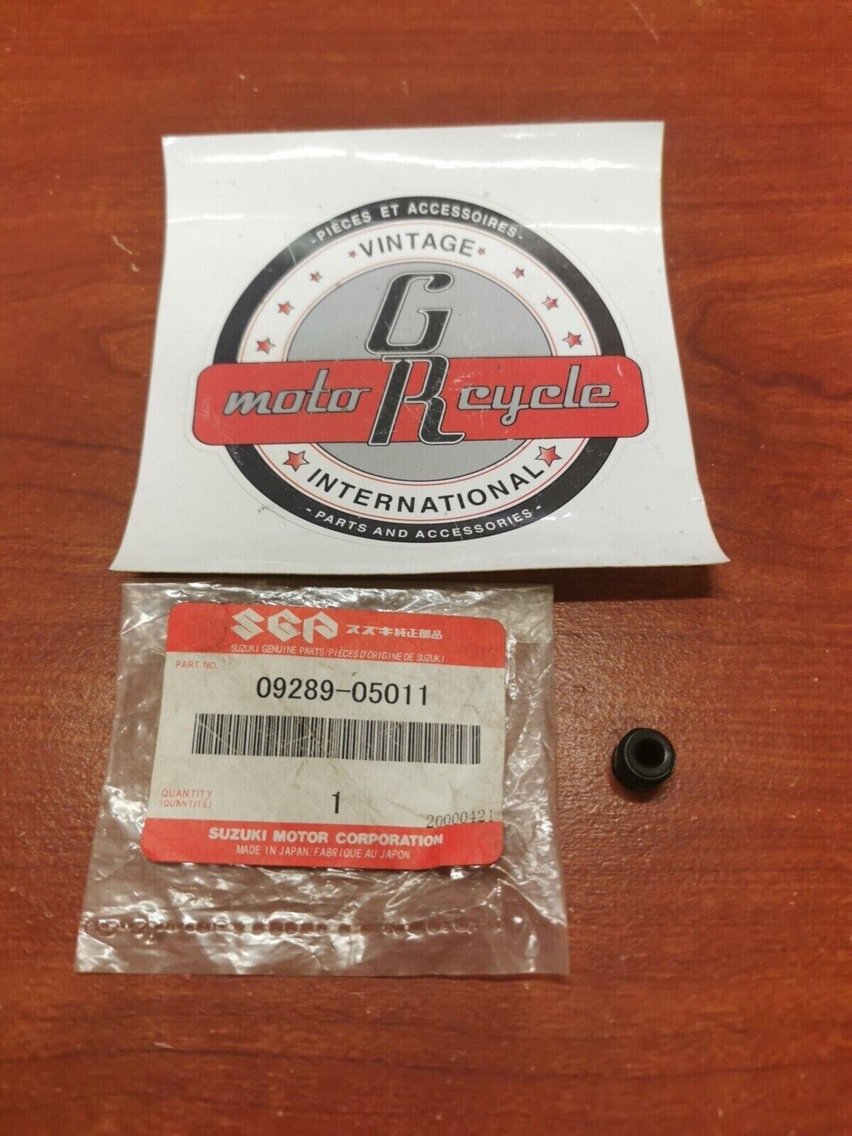 NOS Suzuki OIL SEAL 09289-05011 S20