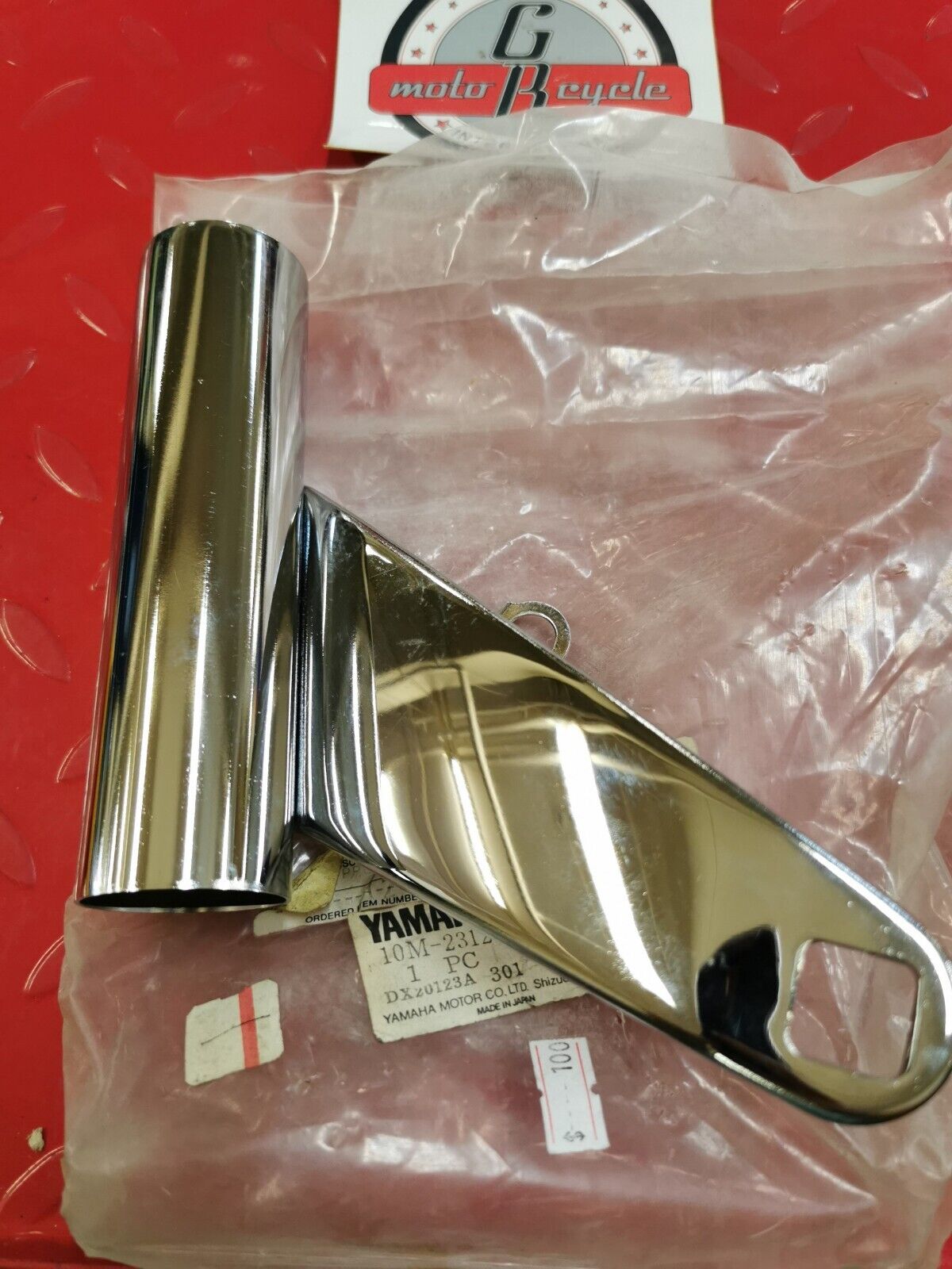 NOS Yamaha XJT1100 1982 COVER UPPER 1 CHROME PLATED 10M-23121-00-93 Y19