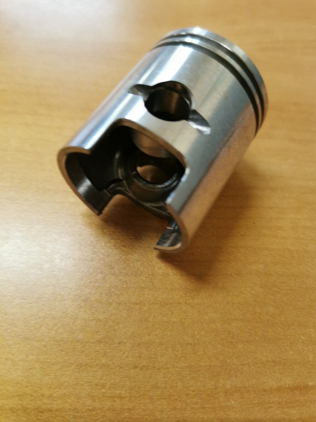 NOS SUZUKI PISTON Superseded 12110-35613-100 12110-43000-100 12100-35611-100 S7