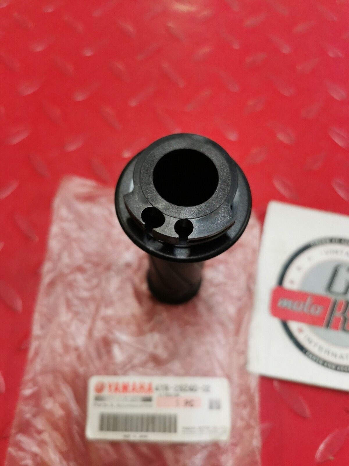 NOS Yamaha VMX17 FZ6R FZ1 FZR6 FZ09 FZ10 XSR900 MT10 GRIP 4YR-26240-02-00 Y41