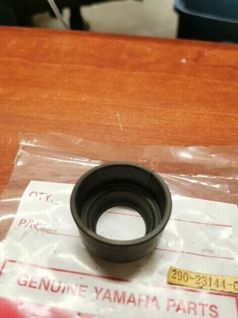 NOS Yamaha DT80 GT80 GTMX LB50 LB80 DUST SEAL 290-23144-00-00 Y132