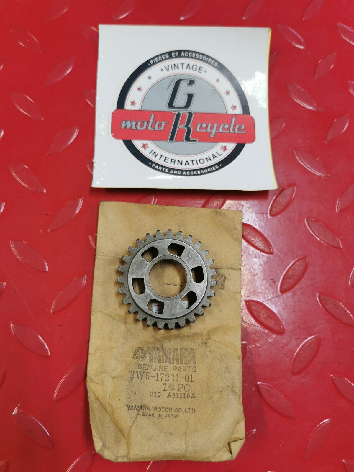NOS YAMAHA IT175 YZ100 IT125 1977 - 1981 GEAR 3RD WHEEL 2W6-17231-01-00 Y31
