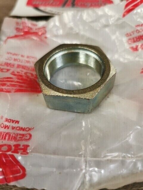 NOS HONDA ATV TRX200 TRX300 1990 1991 1994 NUT RR AXLE 90307-HC4-000 H102