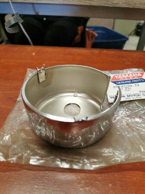 NOS Yamaha TX500 TX650 TACHOMETER COVER 371-83508-70-00 Y115