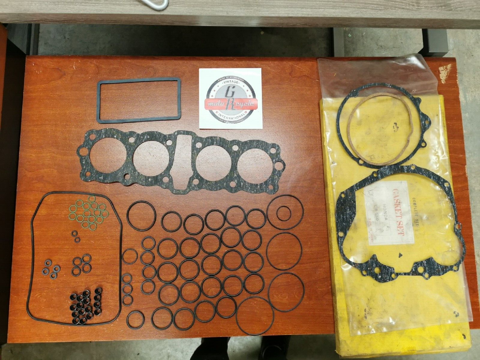 NOS Honda CB550 GASKET KIT INCOMPLETE H37 