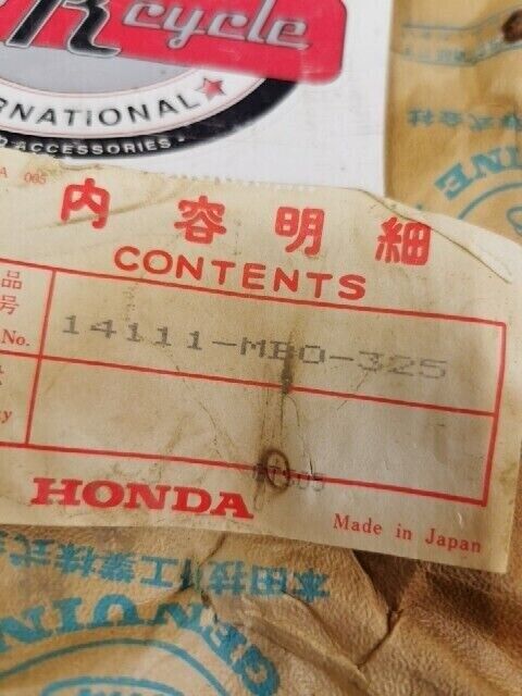 NOS HONDA VF750C VF750S 1982 INTAKE FRONT CAMSHAFT 14111-MB0-325  H88
