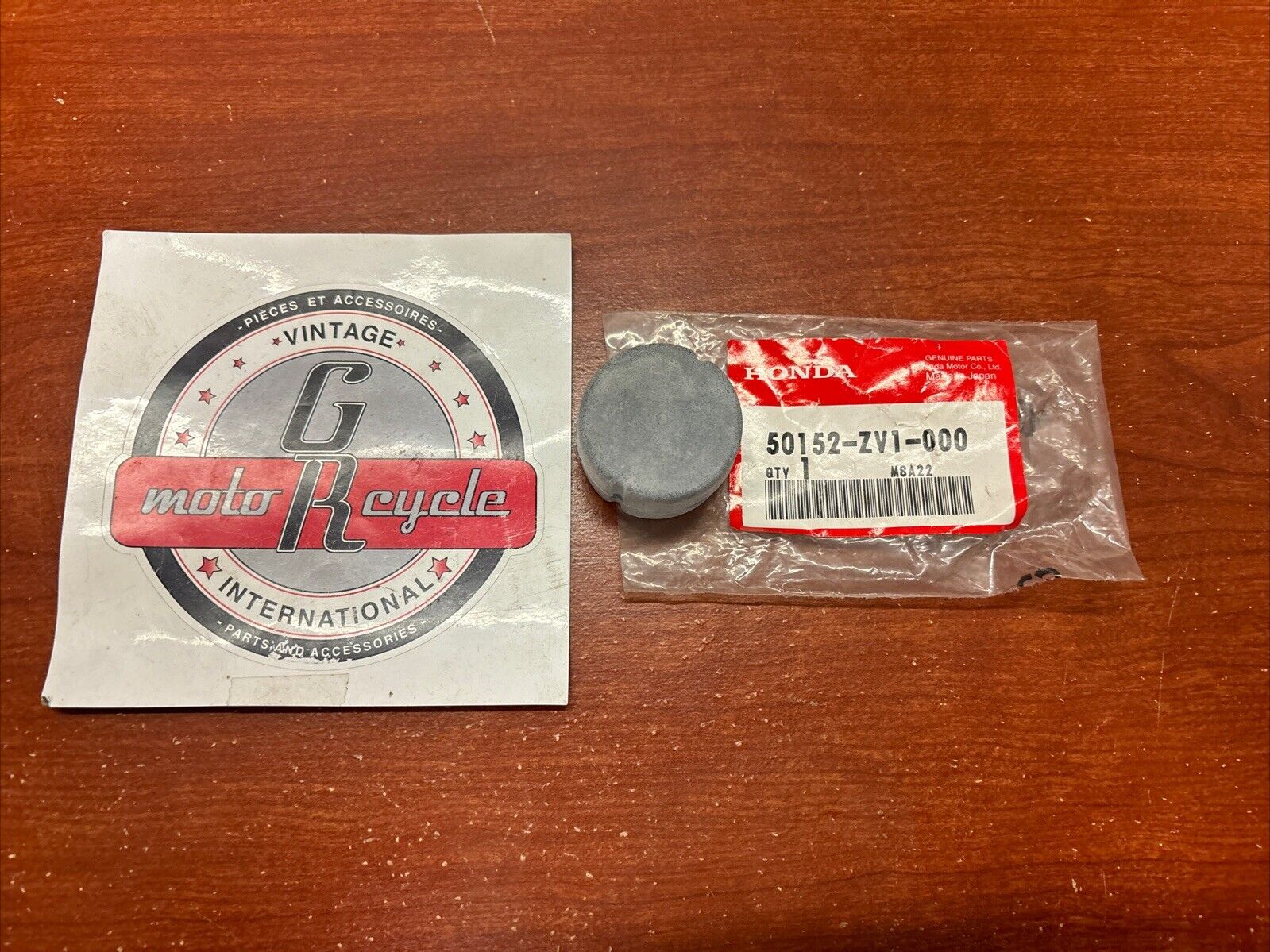 NOS Honda BF5 BF50 MOUNTING RUBBER A 50152-ZV1-000 H183