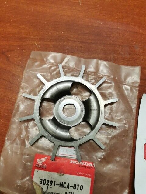 NOS Honda 2001 2002 GL1800 PULSE ROTOR  30291-MCA-010 SUB 30291-MCA-A00 H106