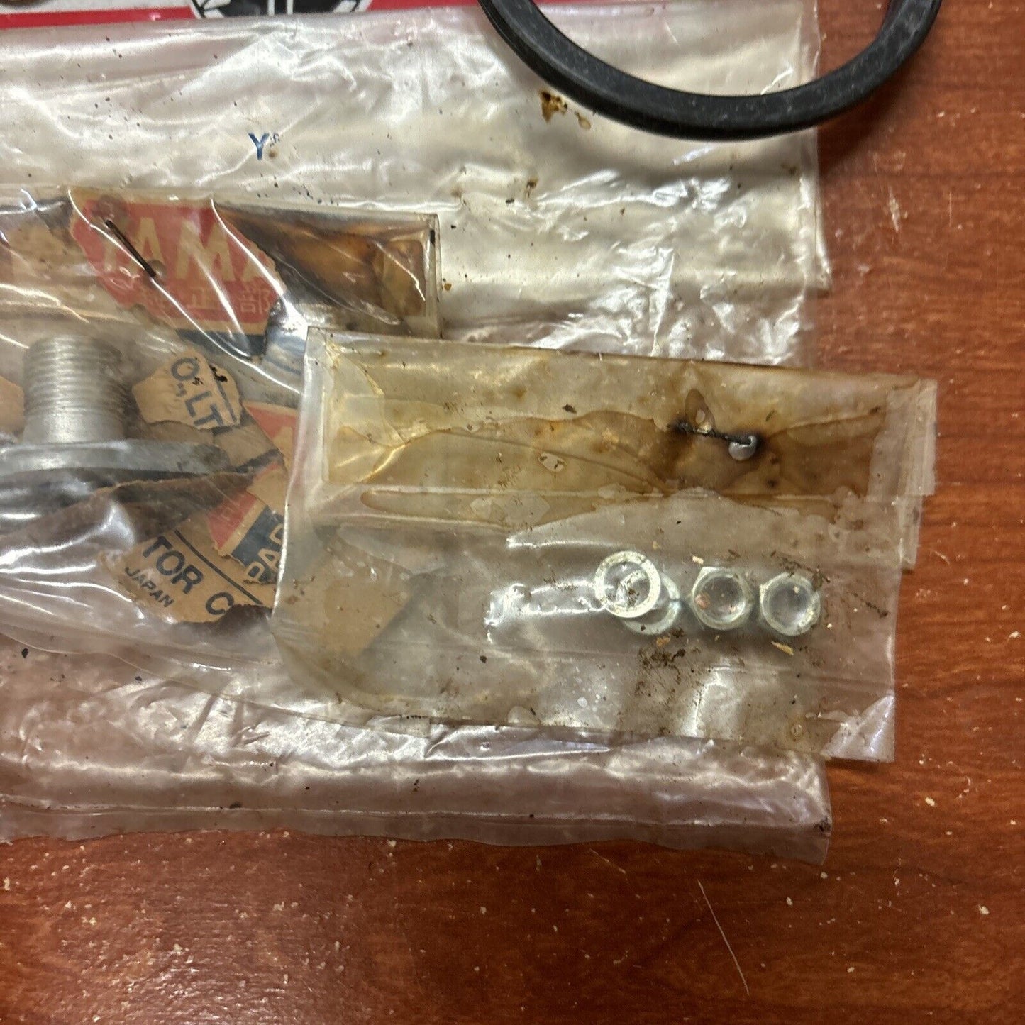 NOS Yamaha TACHOMETER KIT INCOMPLETE 839-83540-00-00 813-17841-00-00 821-17 Y174