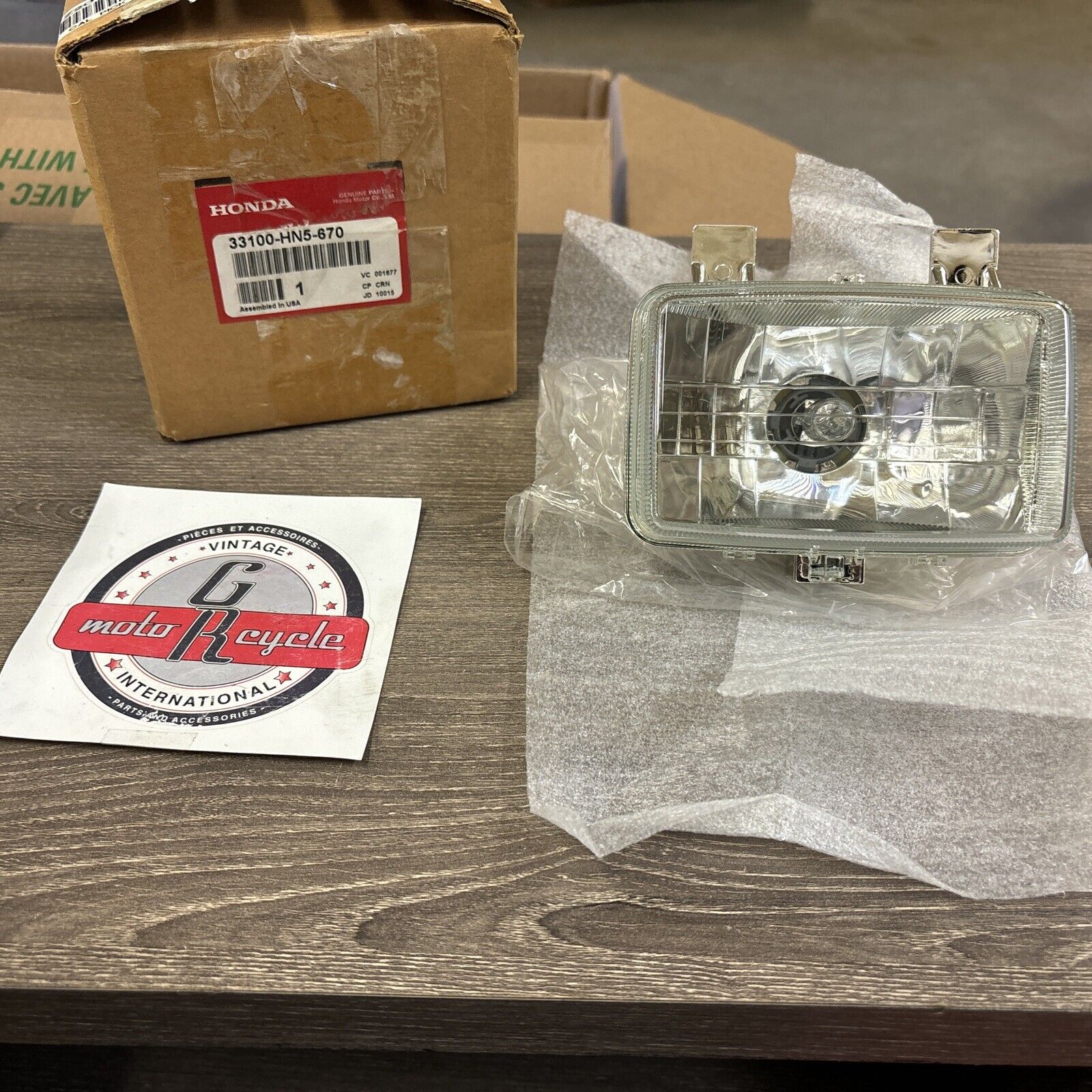 NOS Honda TRX350FE TRX350FM TRX500FA HEAD LIGHT 33100-HN5-670 H114