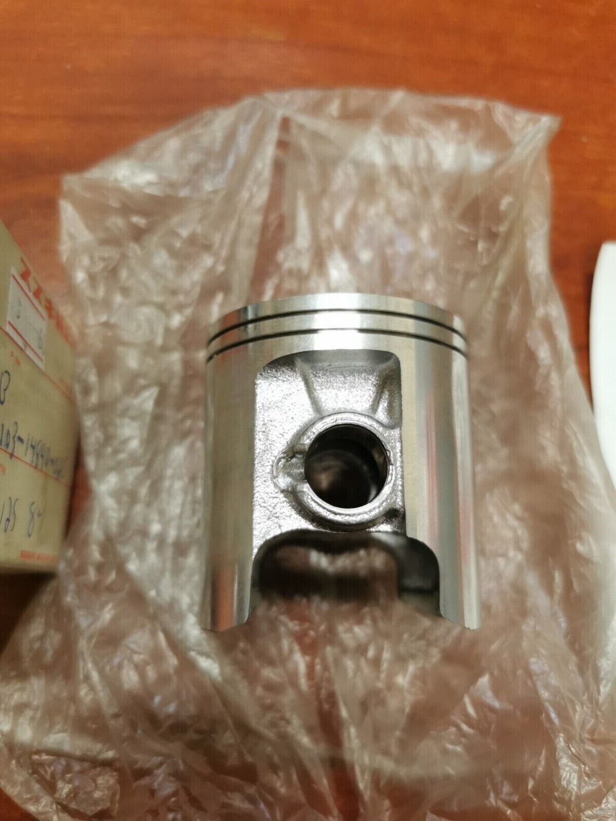NOS SUZUKI 1984 RM125 PISTON OS. 0.25 12110-14503-025 SUB. 12103-14840-025 S30