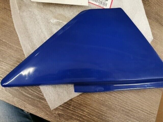 NOS HONDA TRX300 FOURTRAX 1990 COVER RIGHT SIDE PB149 BLUE 83500-HM4-730ZD  H102