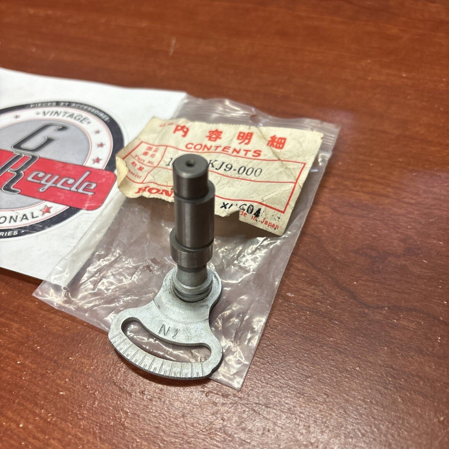 NOS Honda CH125 CH250 ROCKER ARM SHAFT 14460-KJ9-000 SUB 14460-KJ9-305 H166
