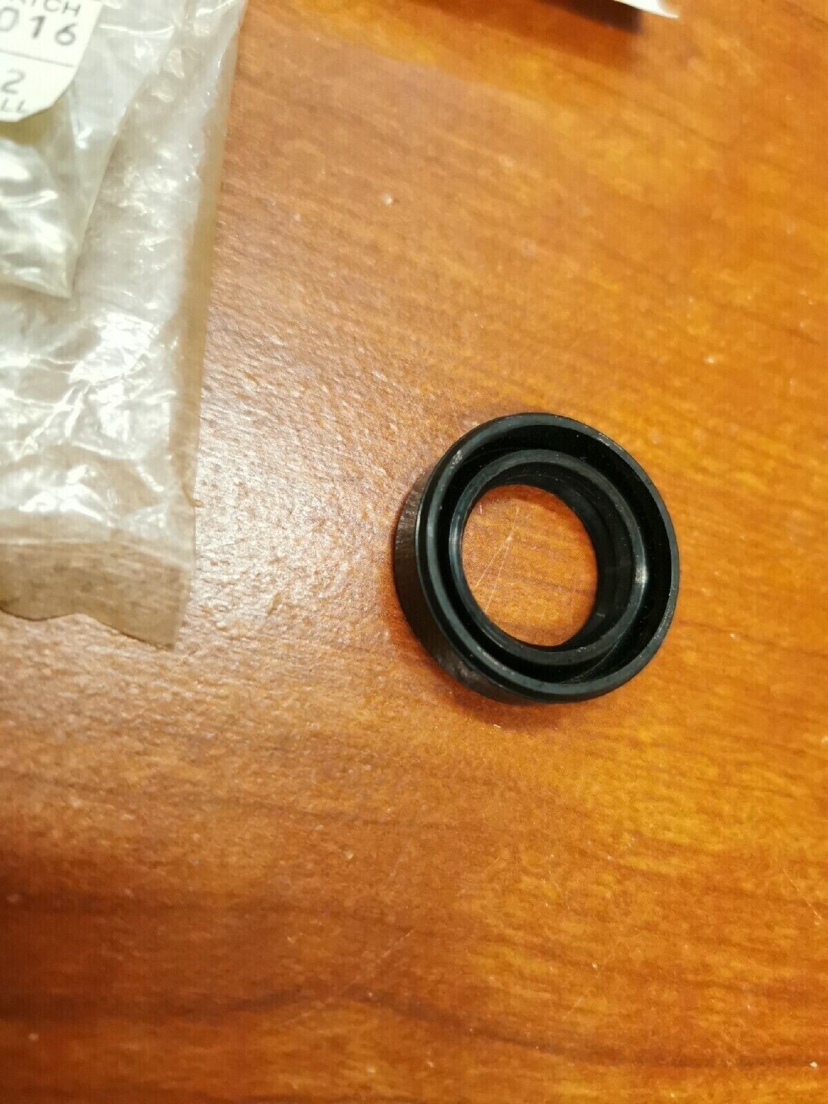 NOS Yamaha YZ80 BW80 TTR125 FRONT WHEEL OIL SEAL 93106-18013-00 Y72