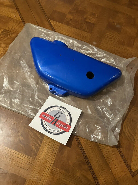 NOS Kawasaki S1 S2 1973 RIGHT SIDE COVER PANEL OIL TANK COVER 36007-031-93 K35 1
