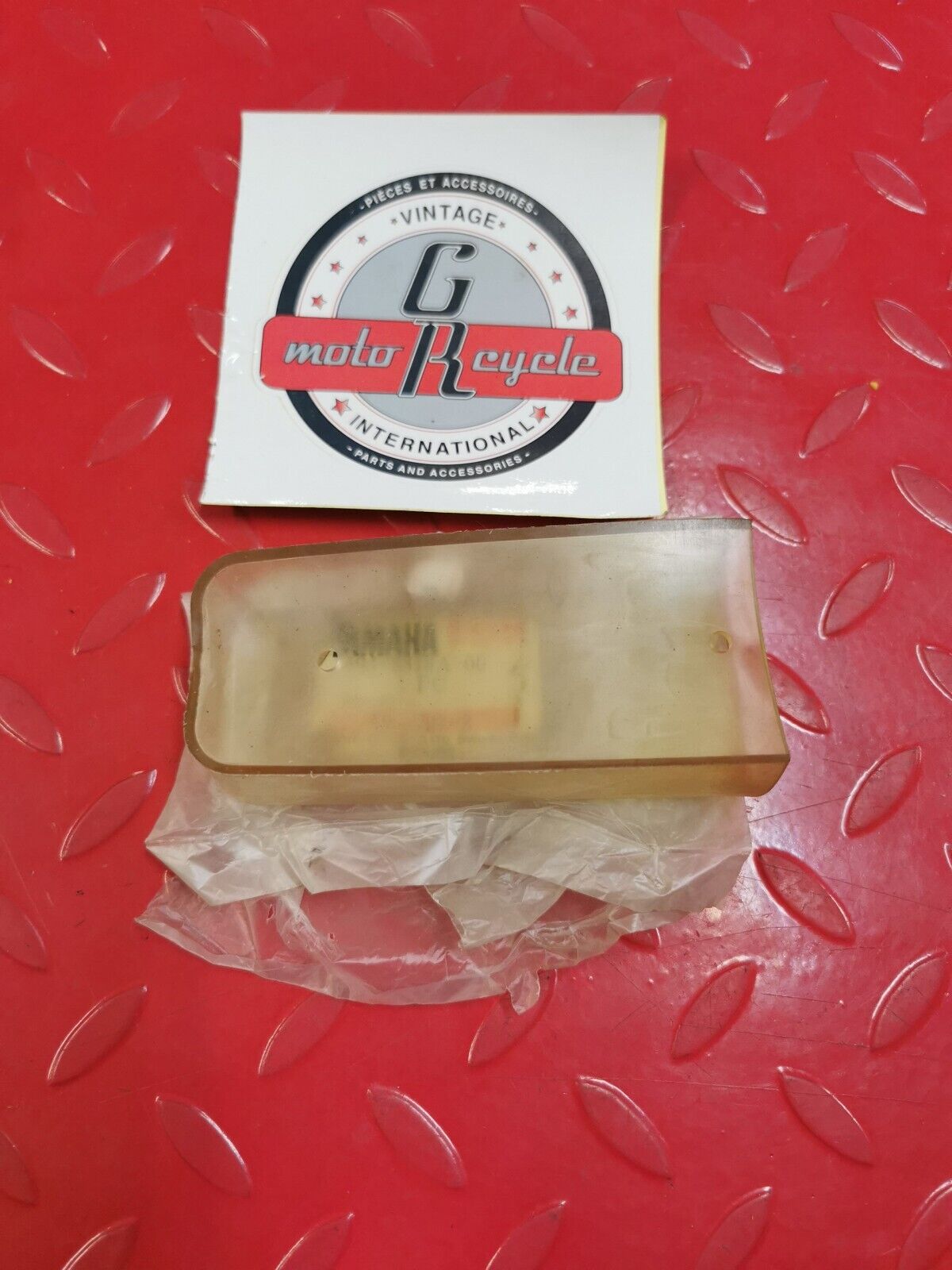 NOS YAMAHA XVZ12 XVZ13 COVER MATCHING BOX 59J-8818A-00-00 Y31