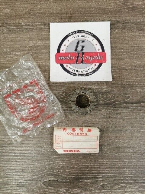 NOS HONDA CB72 CB77 CP77 CYP77 GEAR SECOND MAIN SHAFT 23430-268-810 H72
