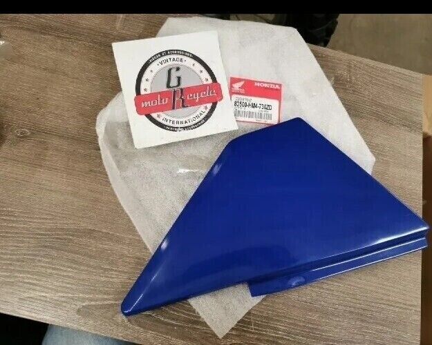 NOS HONDA TRX300 FOURTRAX 1990 COVER RIGHT SIDE PB149 BLUE 83500-HM4-730ZD  H102