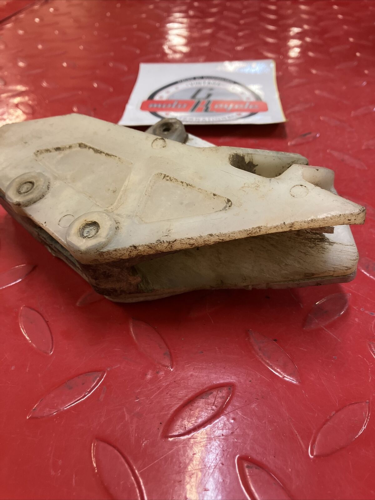 Suzuki RM125 1993 rear chain guide guard slider plate 61341-27C20