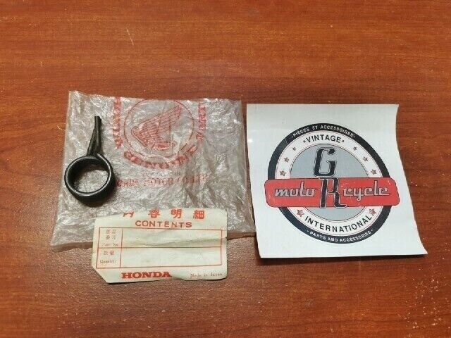 NOS Honda CB350 CB360 CB400 CX500 GEARSHIFT RETURN SPRING 24651-333-000 H99