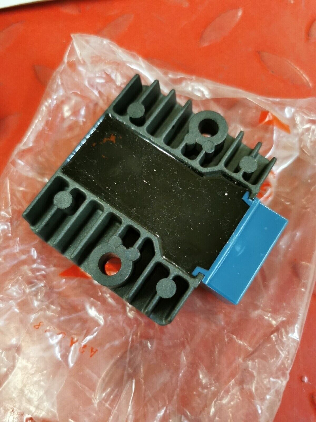 NOS HONDA GX620 GX670 GXV270  GXV340  Regulator Rectifier 31600-ZE2-861  H38